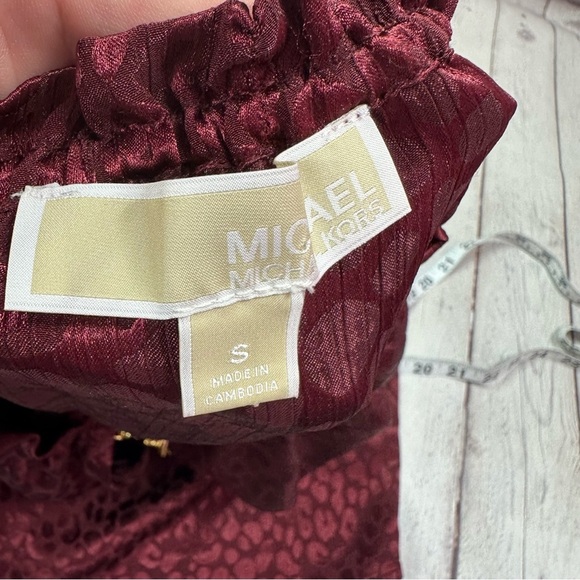 michael kors monochromatic Burgundy Leopard Print peasant Top sz S - Picture 6 of 7